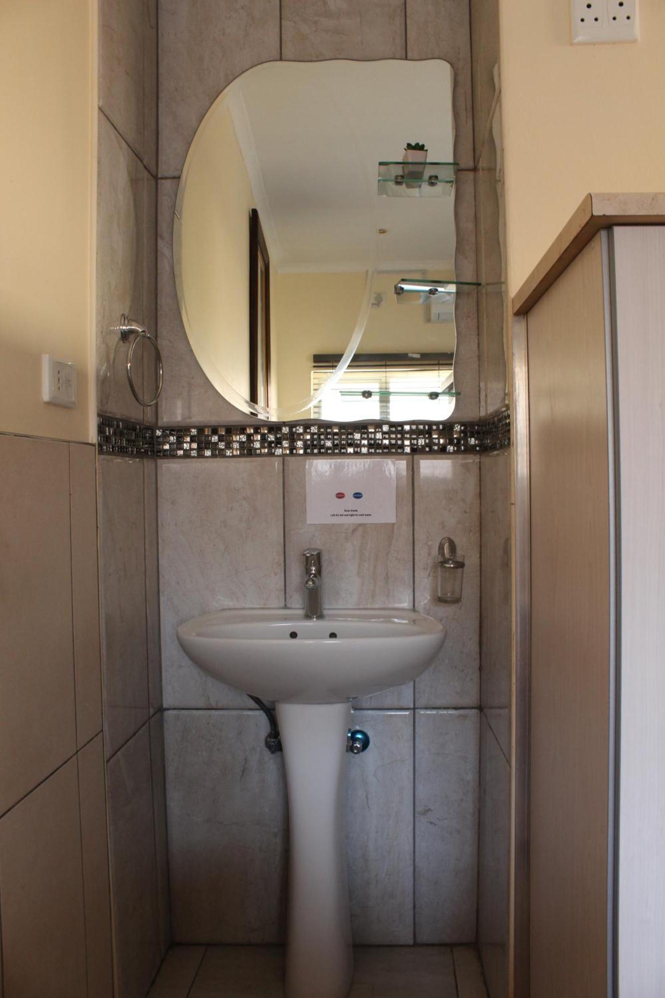 Esperanca Guesthouse Уиндхоек Екстериор снимка
