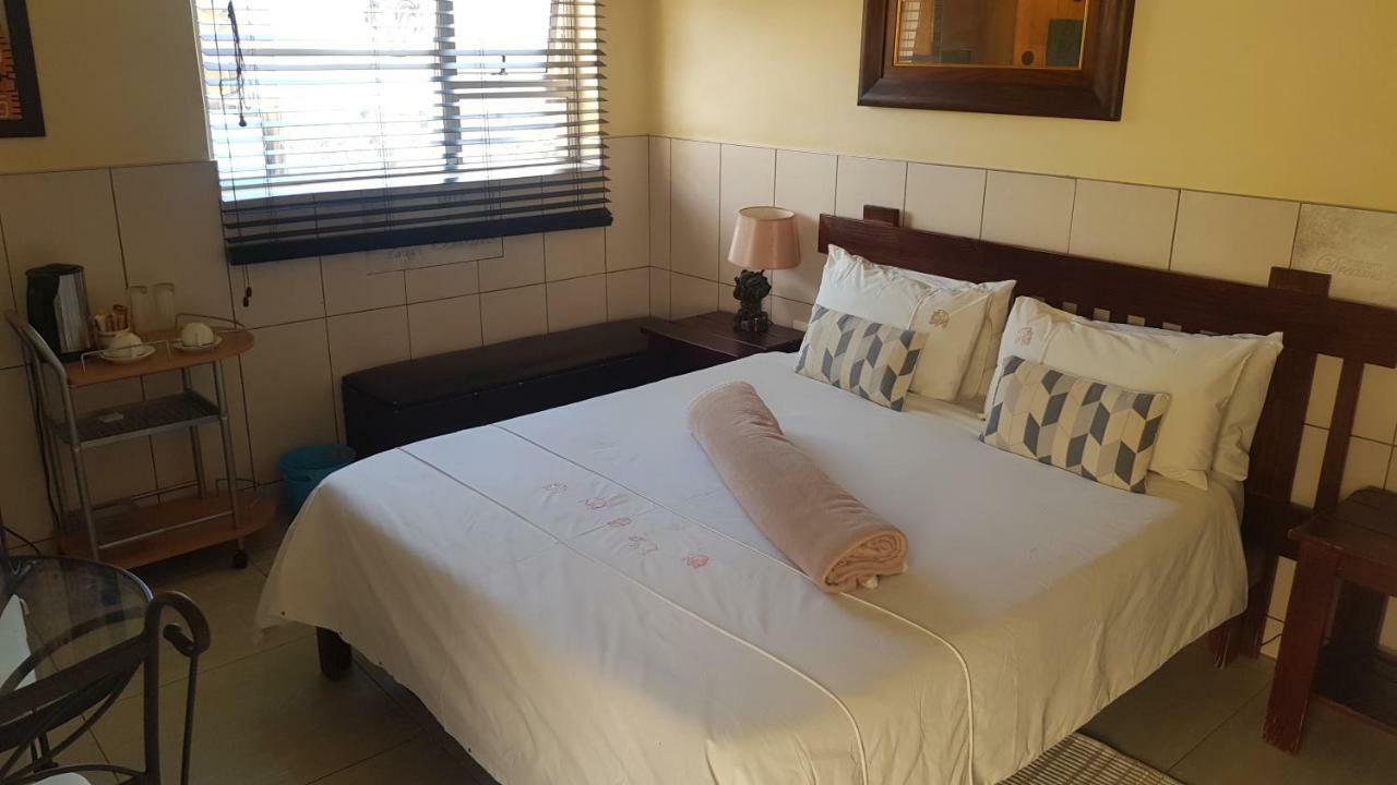 Esperanca Guesthouse Уиндхоек Екстериор снимка